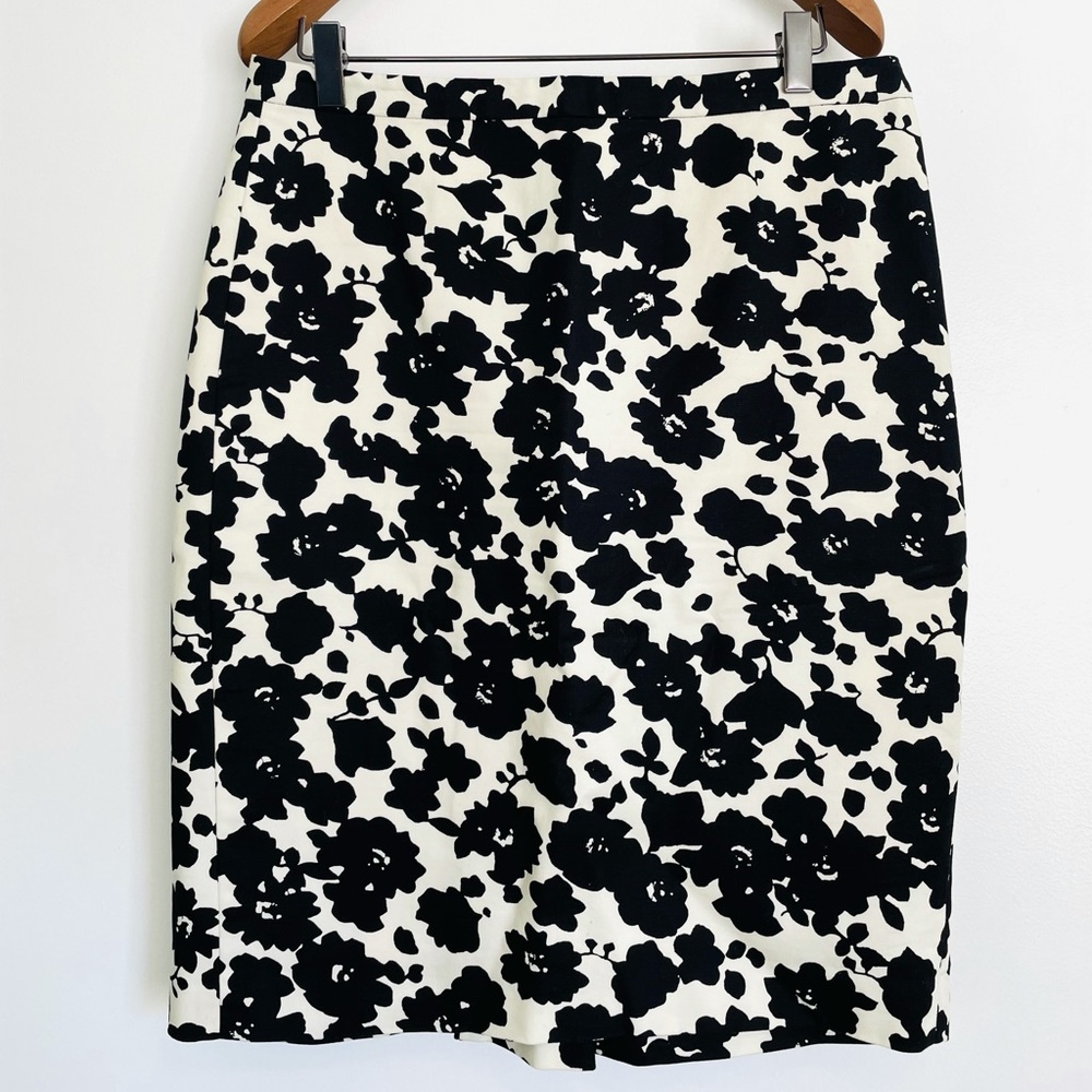 Ann Taylor LOFT black flower pencil skirt